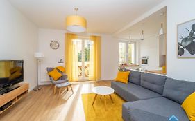 Tradycyjny Apartament 3city w Gdyni z Parkingiem by Noclegi Renters